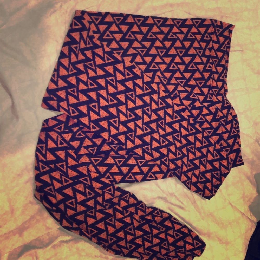 Patterned soft leggings